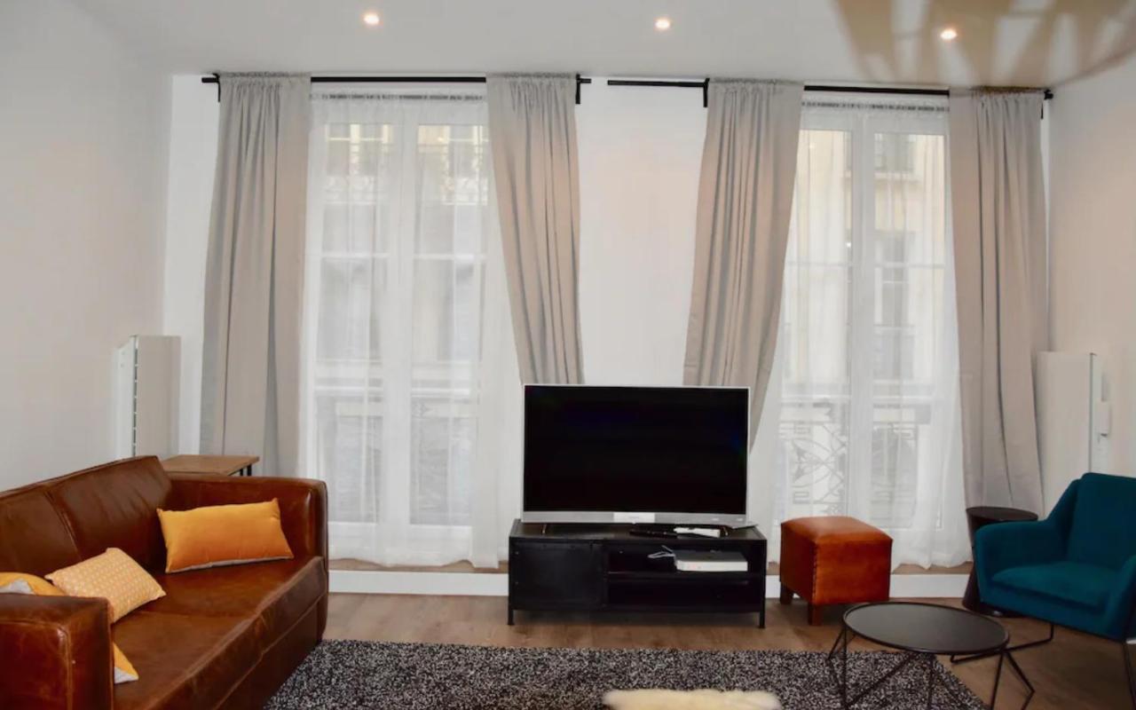 Elégant appartement dans le quartier Concorde à Paris Exterior foto