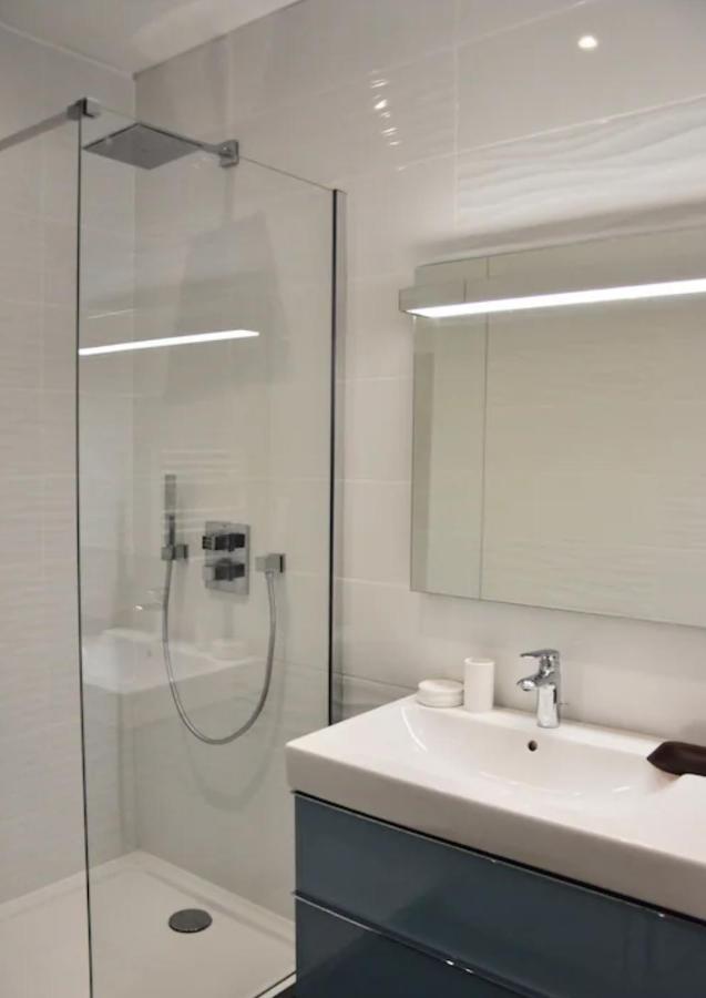 Elégant appartement dans le quartier Concorde à Paris Exterior foto